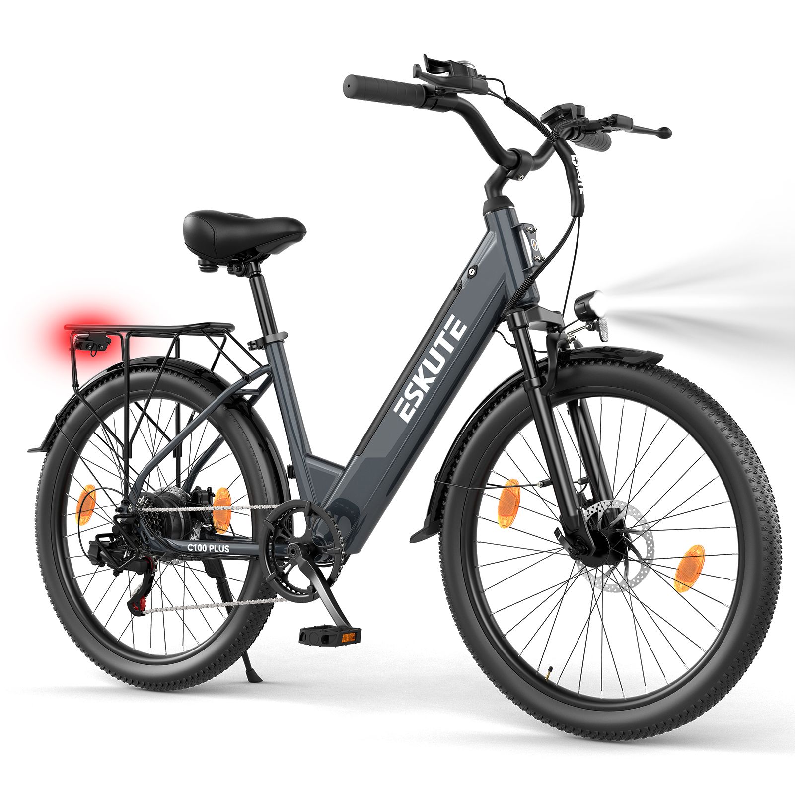 Graues Elektro-Citybike mit Gepäckträger und Licht. Marke ESKUTE. Rücklicht rot.