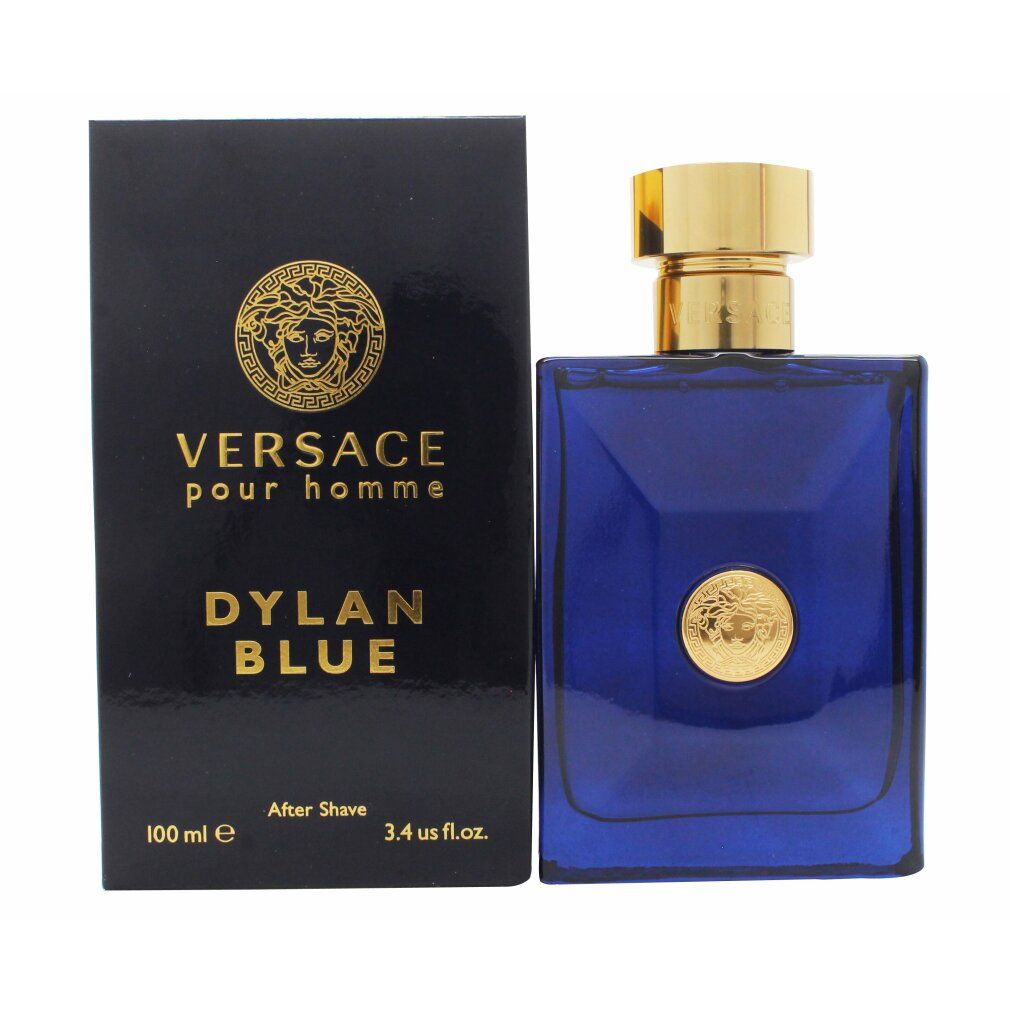 Blaues Aftershave-Flakon und Schachtel. Goldfarbene Kappe und Medusa-Logo. Text: VERSACE POUR HOMME DYLAN BLUE After Shave.