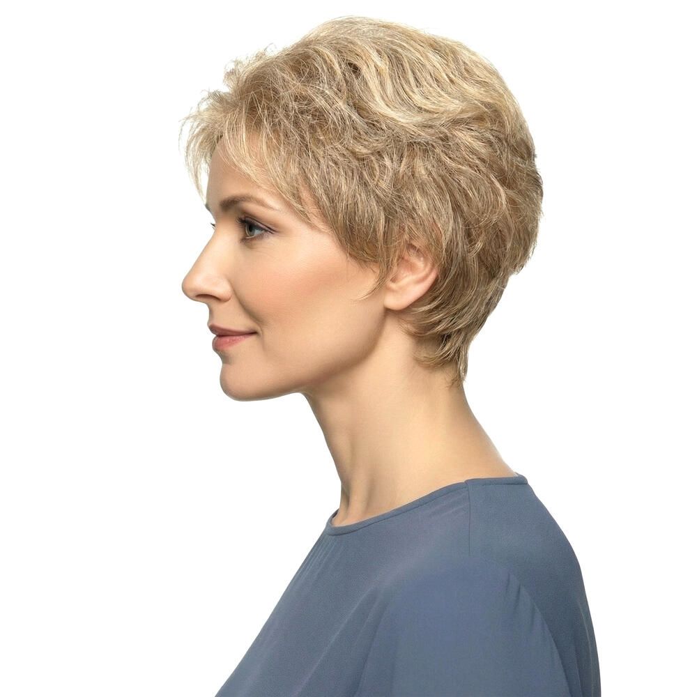 Kurzhaarperücke, blond, Seitenansicht. Die Perücke hat einen natürlichen Look.