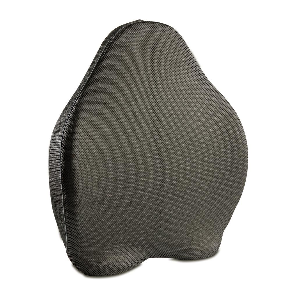 Schwarzes Rückenkissen. Atmungsaktives Netzgewebe. Ergonomische Form. Auf weißem Hintergrund.