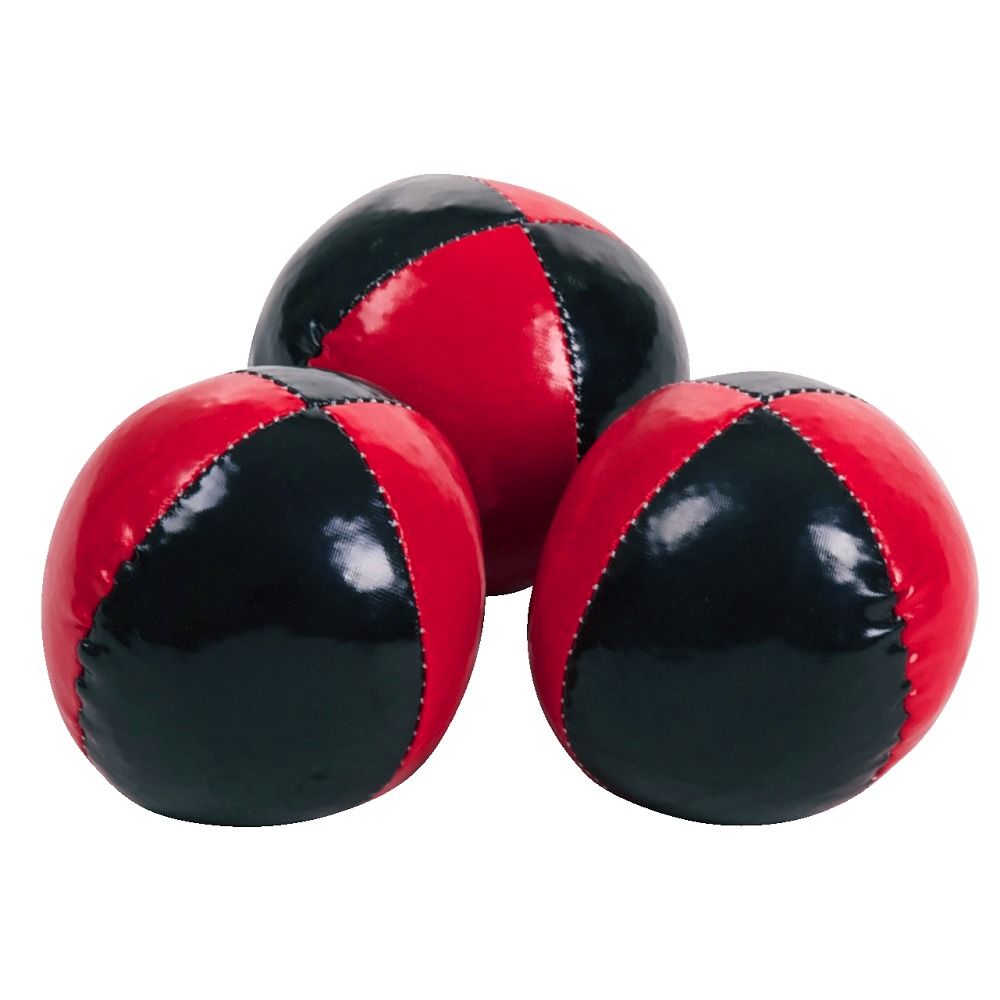 Drei Jonglierbälle. Rot und schwarz segmentiert. Runde Form, genäht.