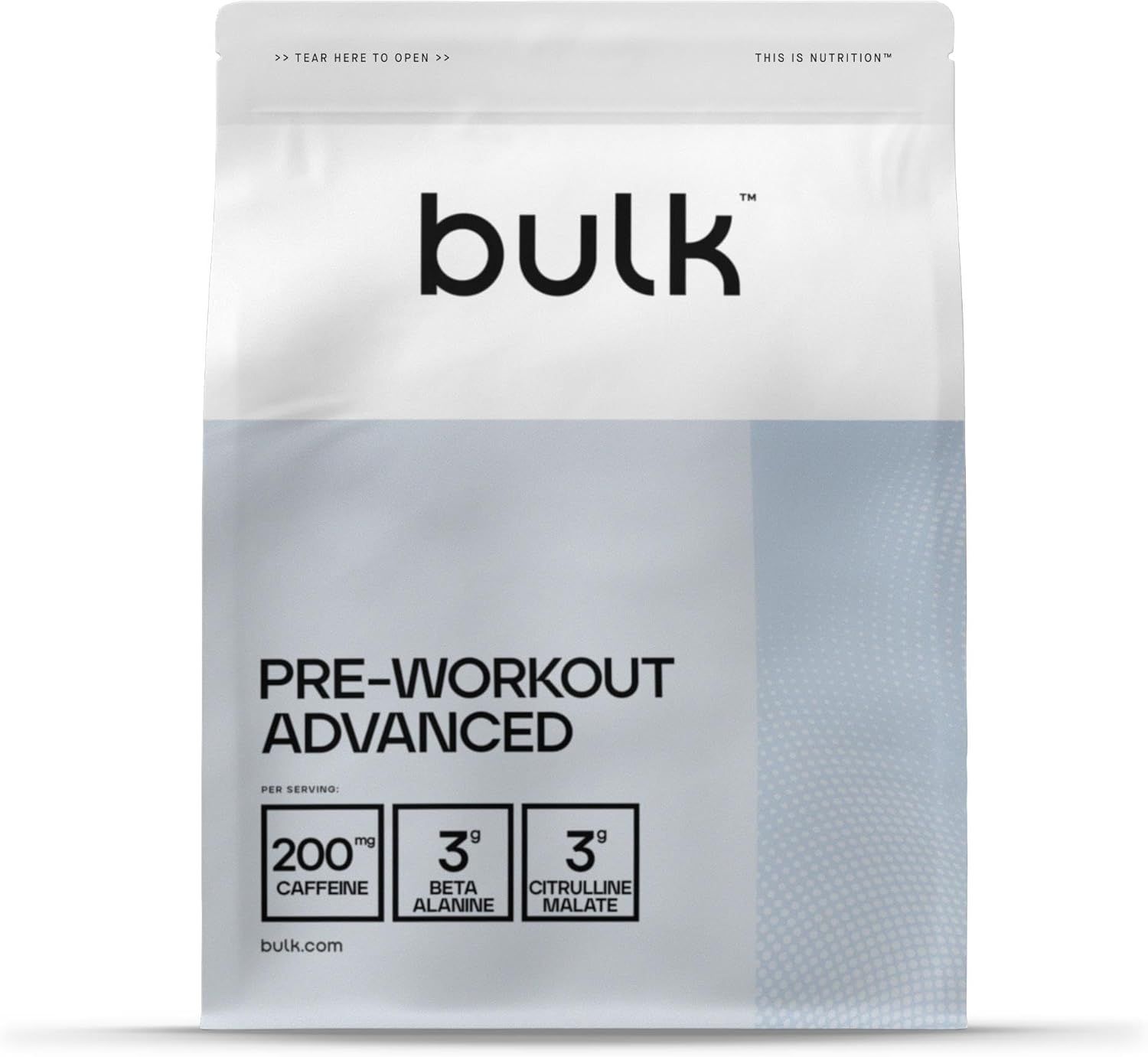Weiße Verpackung mit "bulk"-Logo und "PRE-WORKOUT ADVANCED"-Schriftzug. Enthält Angaben zu Koffein, Beta-Alanin und Citrullin Malat.