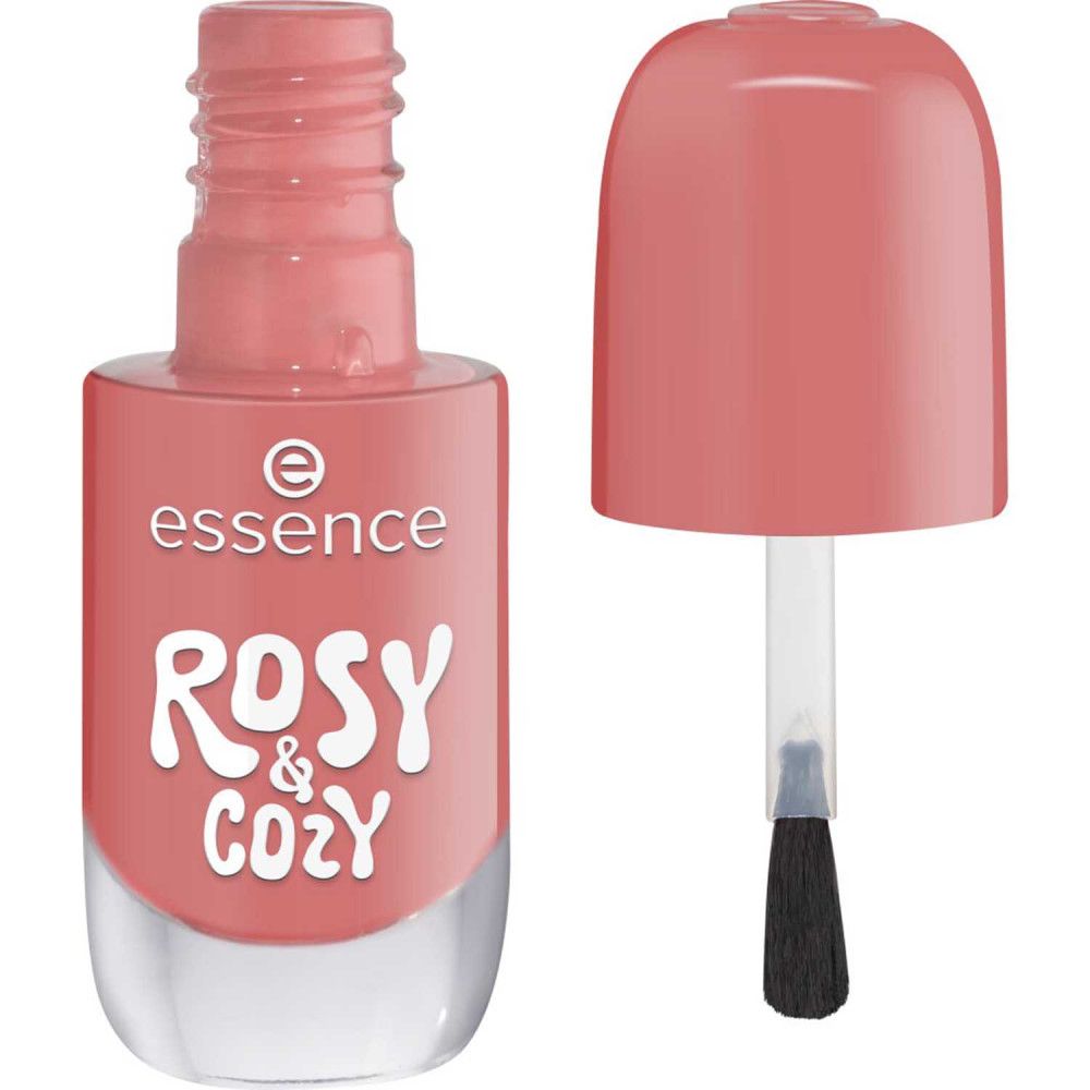 Nagellackflasche mit geöffnetem Deckel und Pinsel. Rosa Nagellack mit Schriftzug "Rosy & Cozy". Marke: Essence.