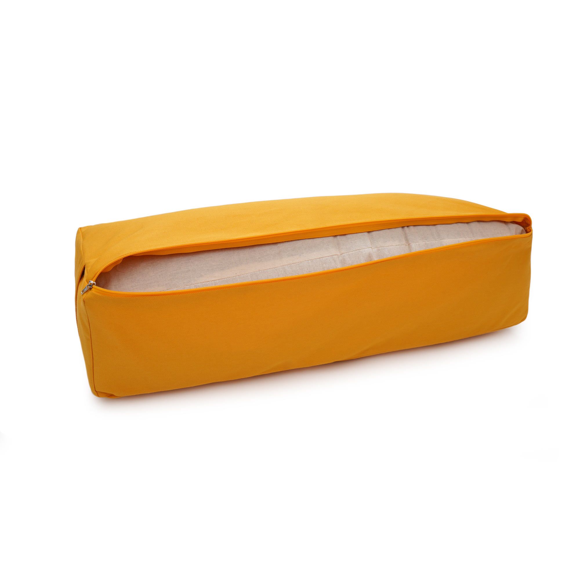 Rechteckiges Yoga-Bolster in Maisgelb, mit geöffnetem Reißverschluss.