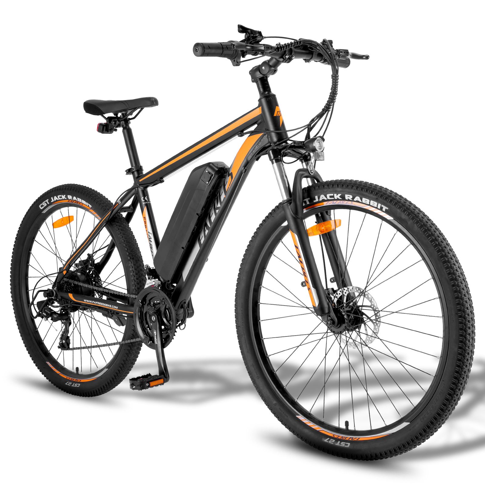 Schwarzes E-Mountainbike mit orangefarbenen Akzenten. Marke Fafrees sichtbar. Scheinwerfer und Reifen.