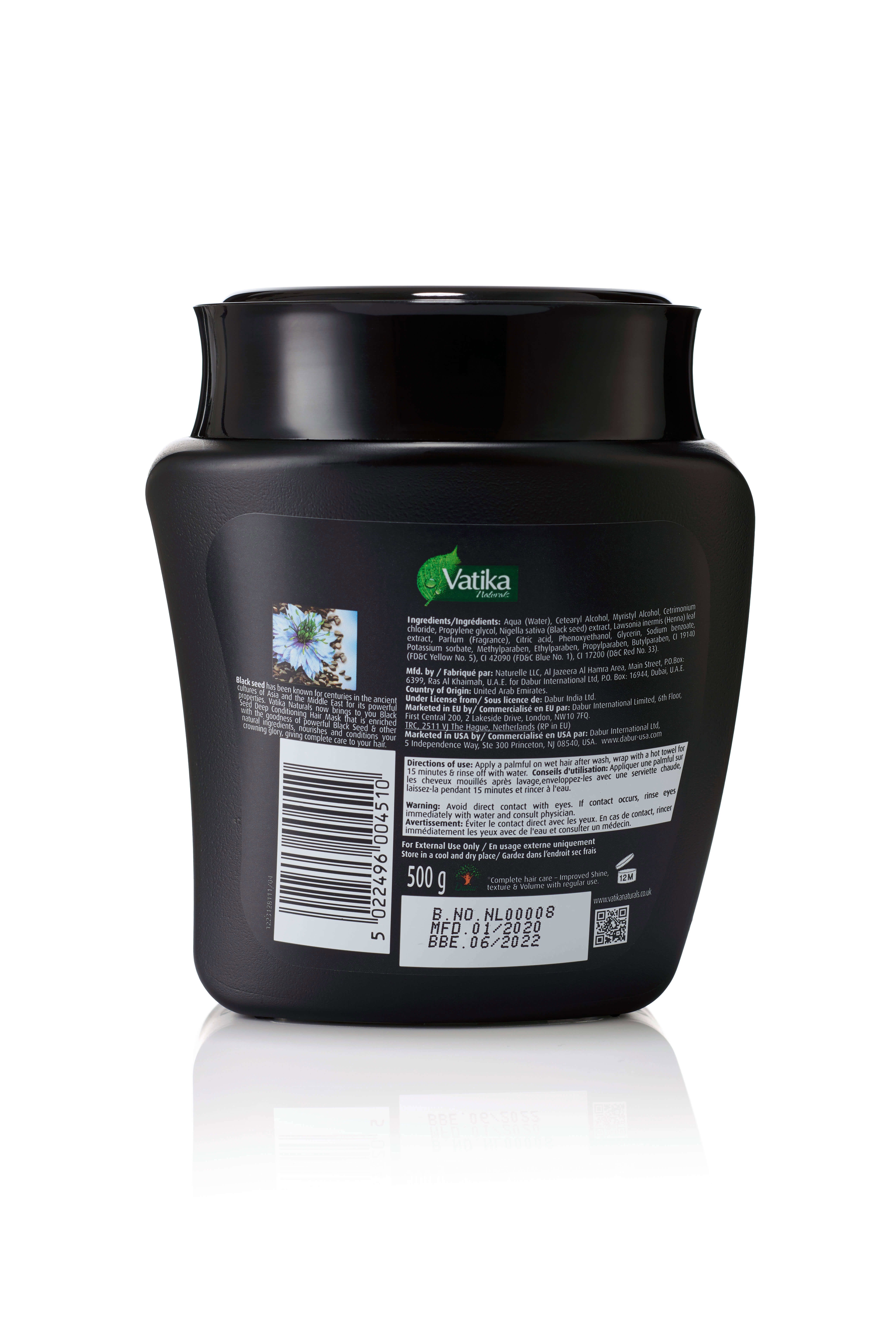Rückseite einer schwarzen Haarmaske. Etikett mit Text und Barcode. Aufschrift: Vatika. Schwarzkümmel-Abbildung. 500g.