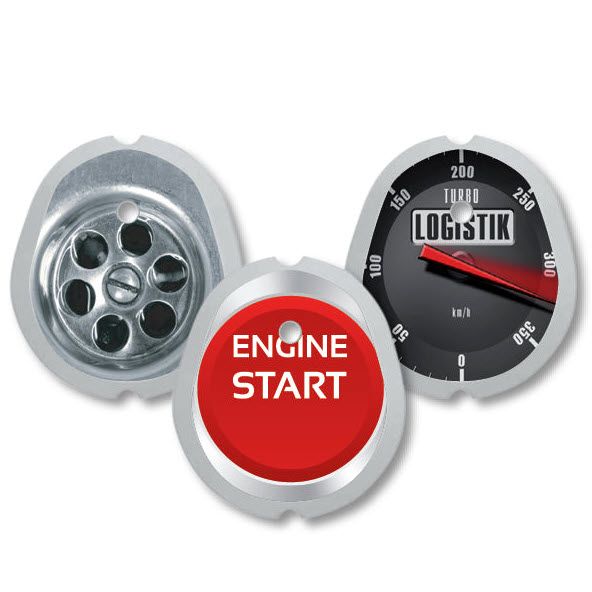 Drei runde Aufkleber. Einer zeigt einen Motor, einer ein Armaturenbrett, einer einen roten Knopf mit "ENGINE START".