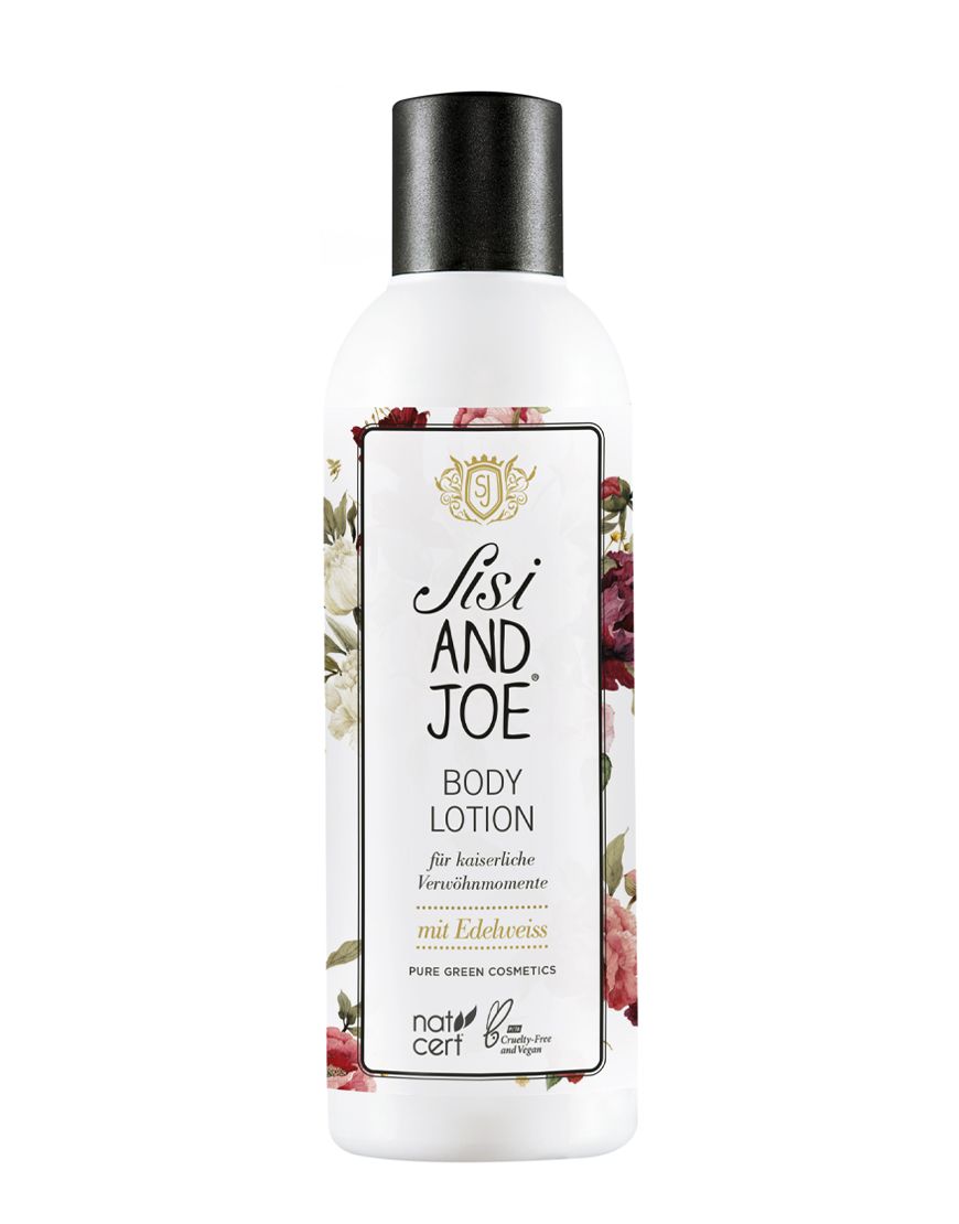Weiße Flasche Körperlotion von Sisi and Joe mit schwarzem Deckel. Mit Blumenmuster und Text: Body Lotion mit Edelweiß.