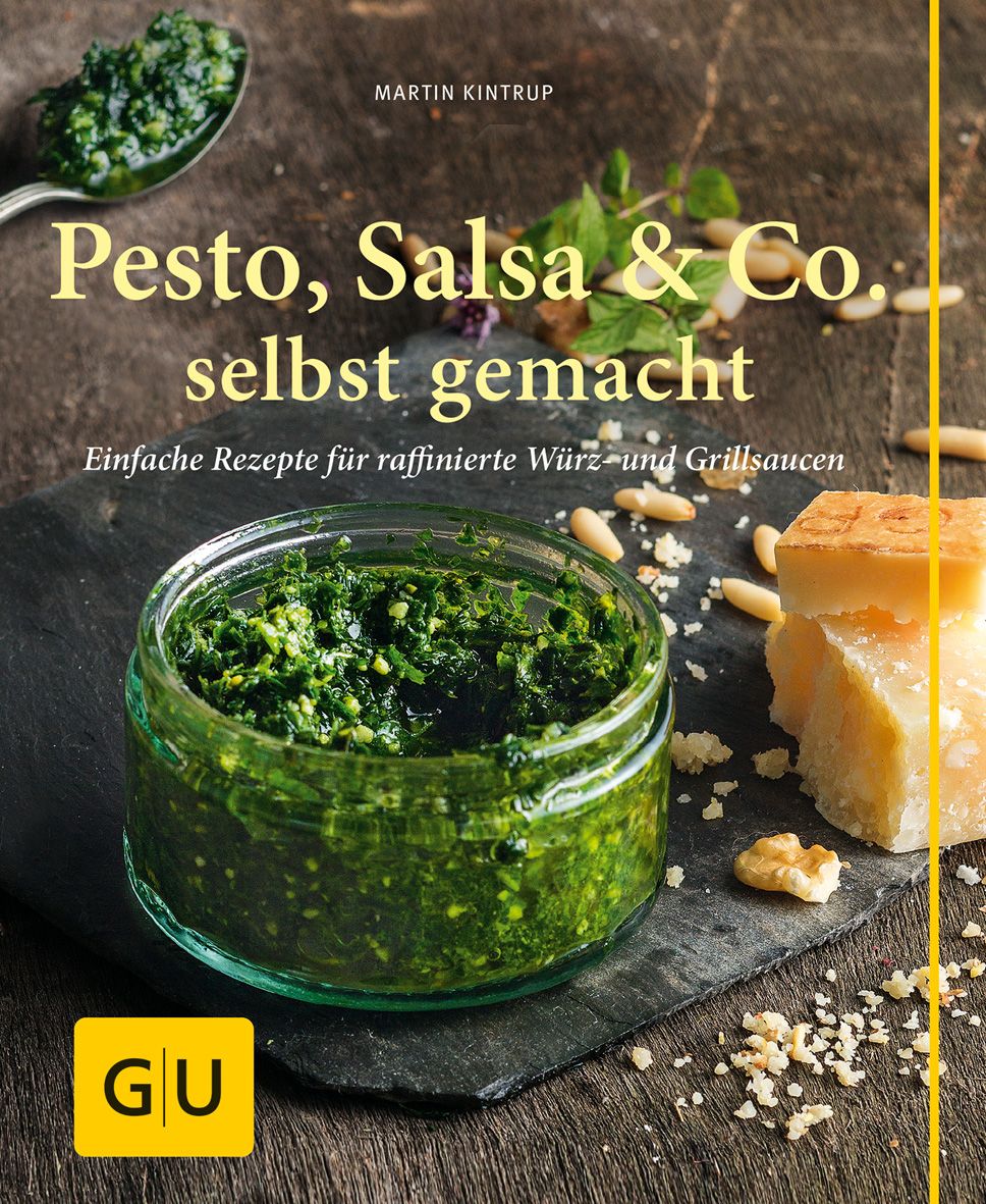 Buchcover mit Titel "Pesto, Salsa & Co. selbst gemacht". Glas mit Pesto, Käse, Nüsse. GU-Logo.