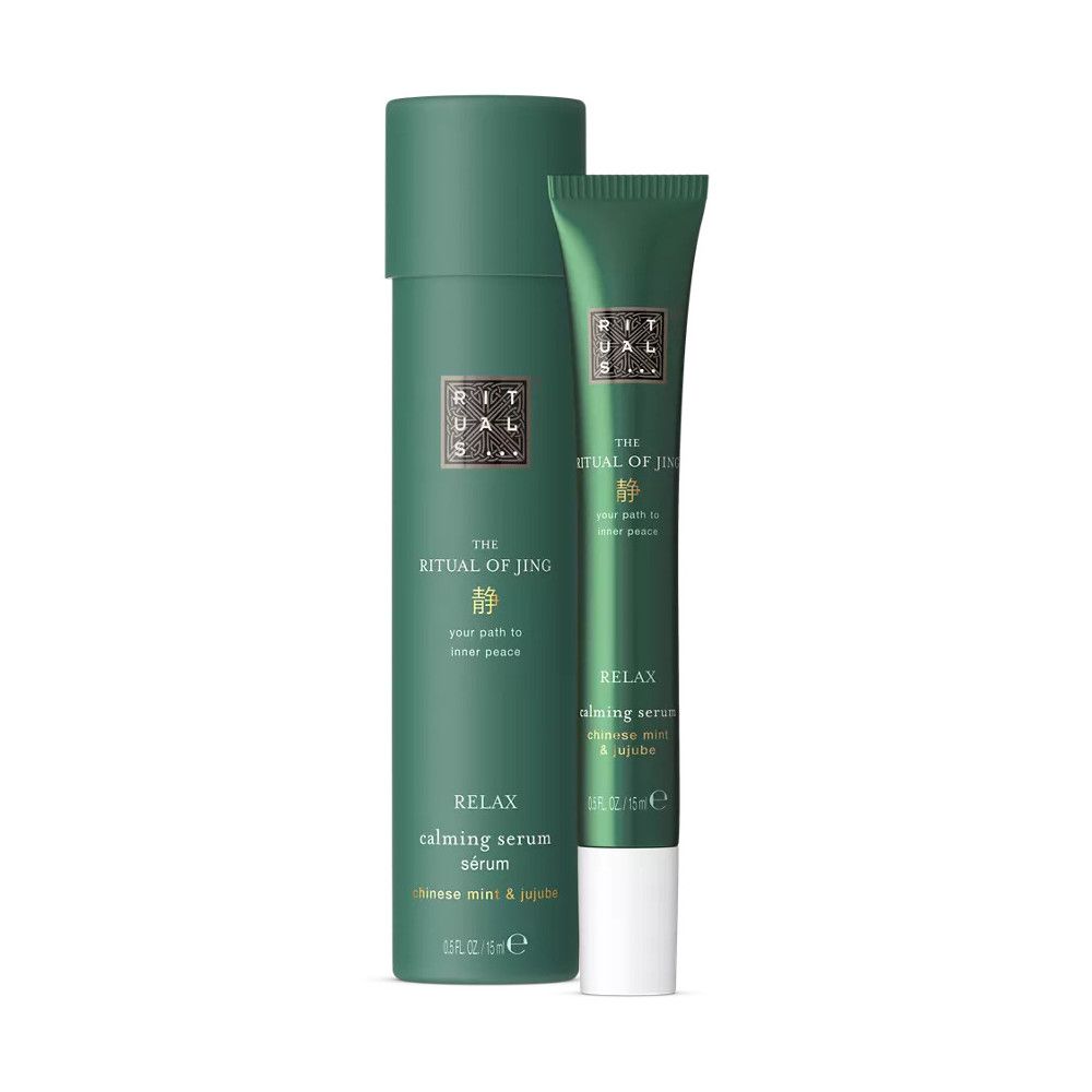 Grüne Tube und Flasche. Aufschrift: The Ritual of Jing, Relax, Calming Serum. Inhalt: 15 ml.