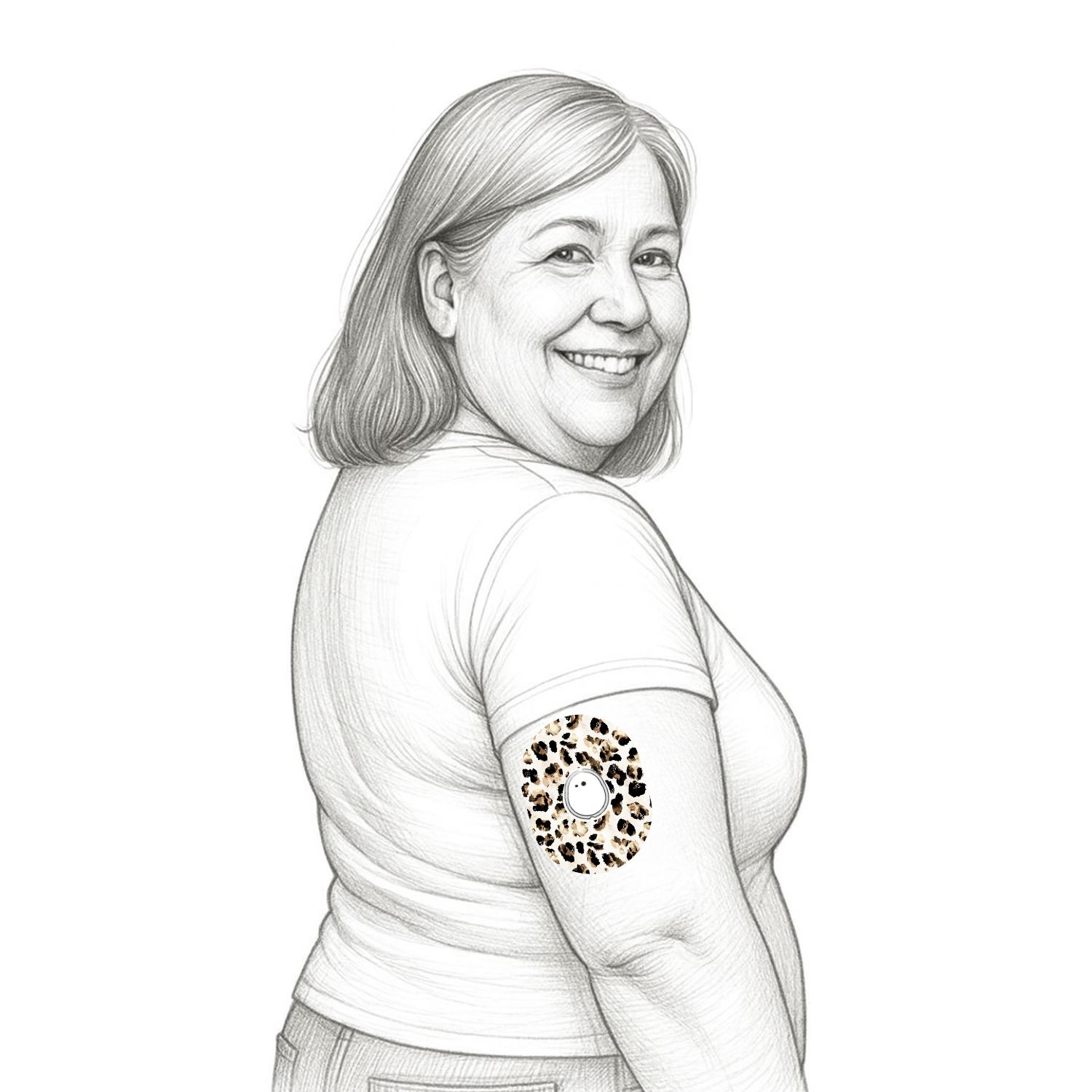 Frau mit einem runden Sensorpflaster mit Leopardenmuster am Oberarm.