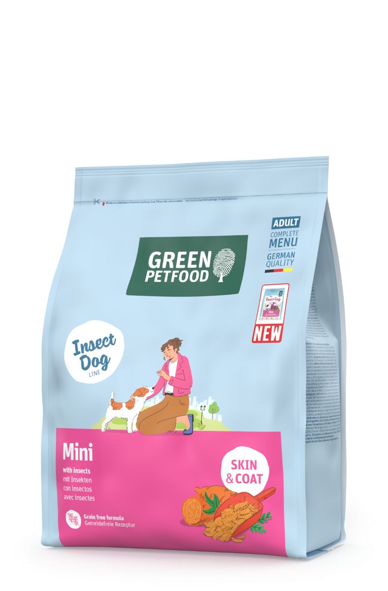 Green Petfood Insect Dog Mini Beutel mit Illustration eines Hundes und einer Frau.