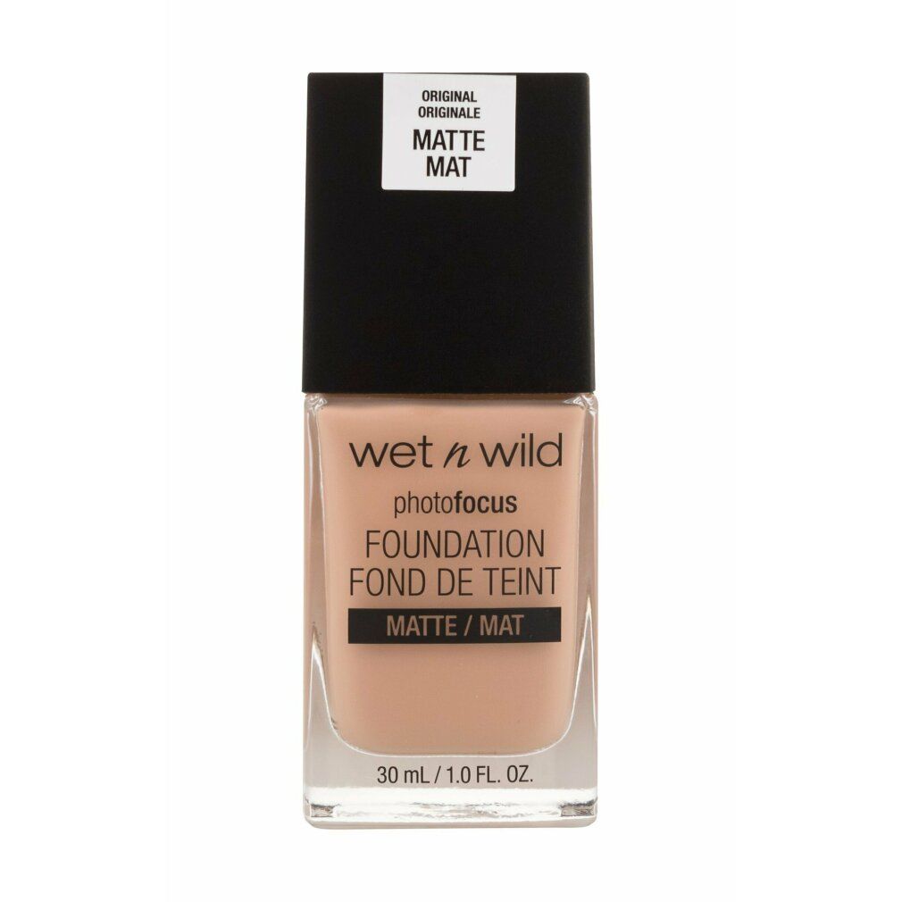 Wet n Wild Photofocus Foundation, Matte. Flasche mit schwarzem Deckel. 30 ml. Farbe: Beige. Cruelty-free.