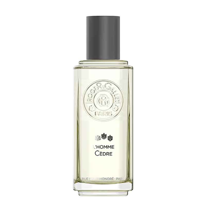 Flakon mit grauer Kappe. Aufschrift: Roger & Gallet Paris, L'Homme Cèdre. Rechteckige Form mit klarer Flüssigkeit.