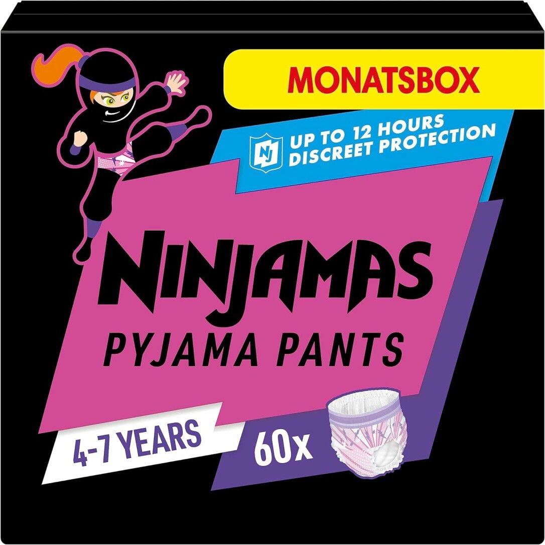 Verpackung mit Ninjamas Pyjama Pants. Enthält 60 Stück, für 4-7 Jahre. Mit Ninja-Illustration und Text: "Monatsbox", "bis zu 12 Stunden diskreter Schutz".