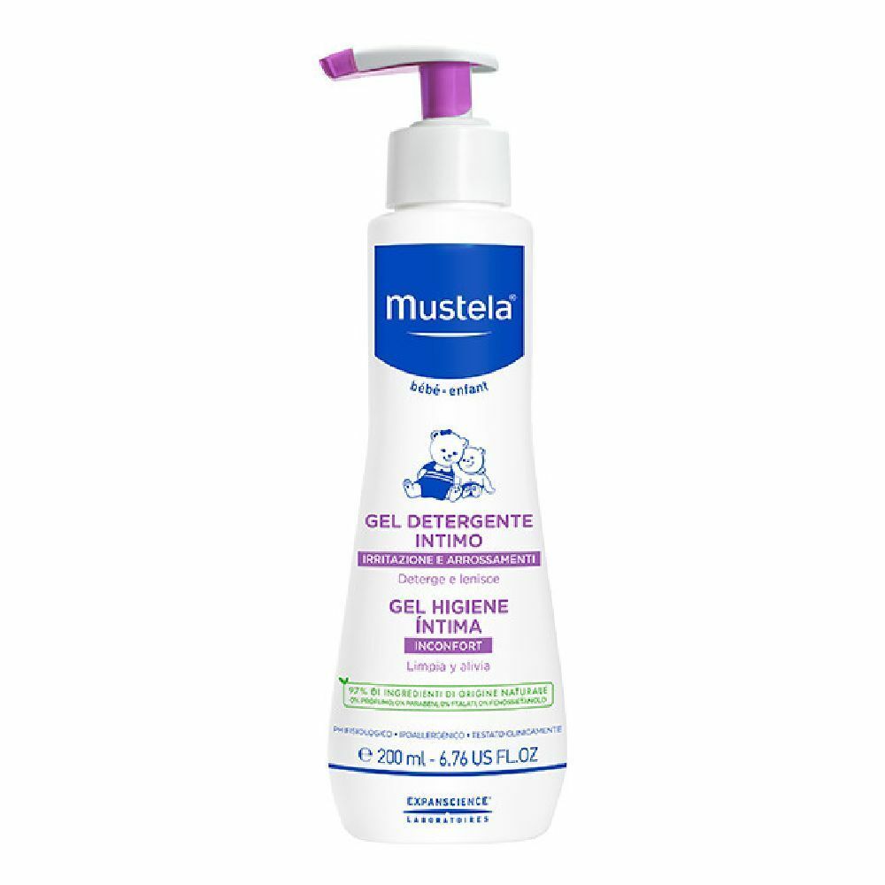 Flacone bianco con dosatore a pompa. Etichette blu con testo: Mustela, bébé-enfant, Gel Detergente Intimo.