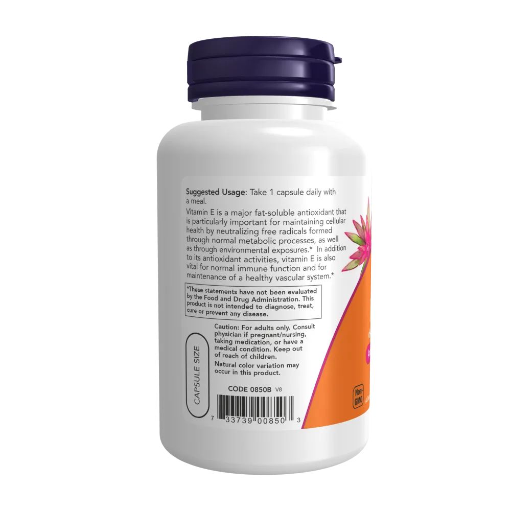 Rückansicht einer weißen Flasche mit lila Deckel. Orangefarbenes Etikett mit Text und Code. Marke: NOW.