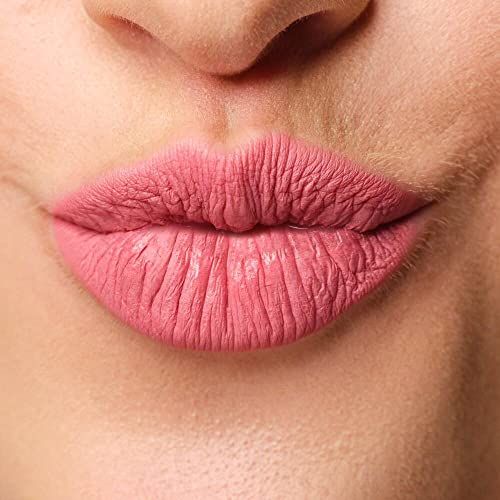Lippen mit ARTDECO Mat Passion Lip Fluid 51 Burnt Rose.
