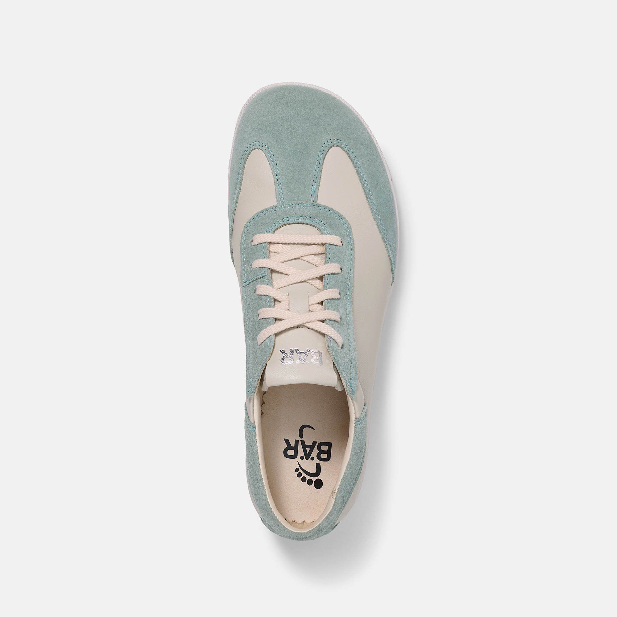 Draufsicht auf einen BÄR Elody Damen-Schnürer. Beige und hellblau. Schnürsenkel. BÄR-Logo und Fußabdruck in der Sohle.