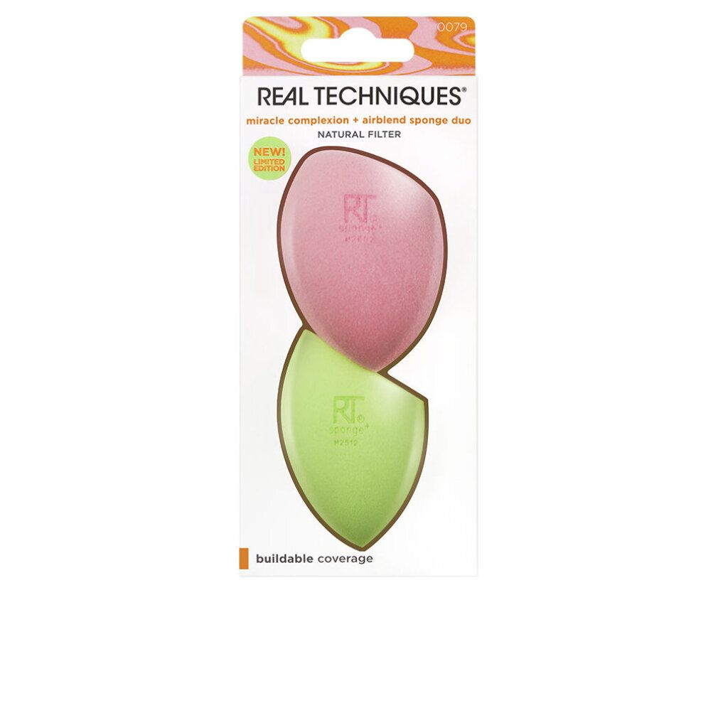 Zwei Make-up-Schwämme in rosa und grün. Verpackung mit Produktnamen und Logo.