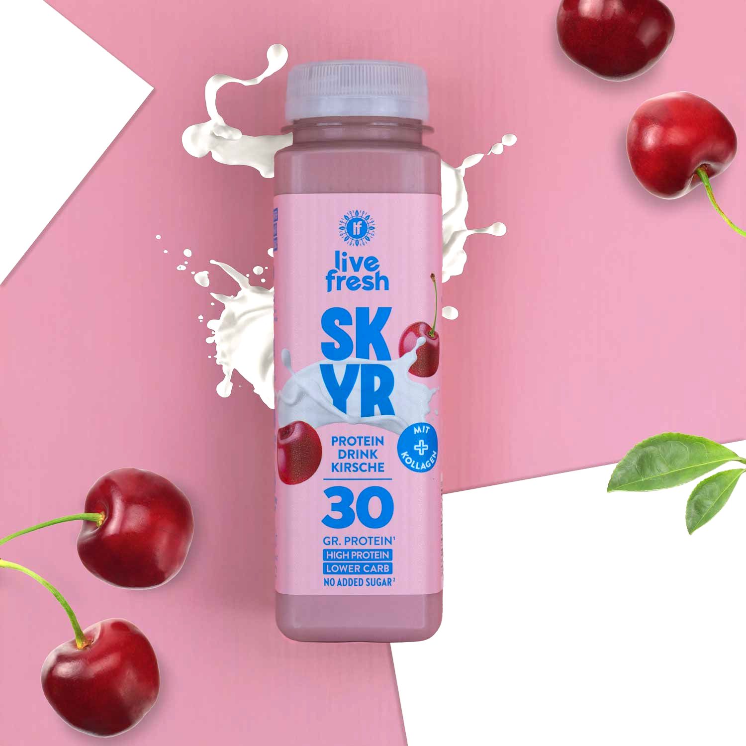 Flasche Skyr Drink Kirsche mit Kirschen und Milchspritzern. Aufdruck: Skyr, Kirsche, 30g Protein, hoher Proteingehalt, wenig Zucker, mit Kollagen.
