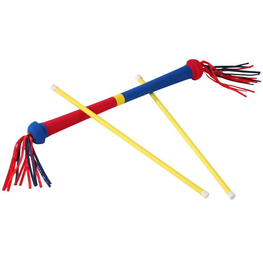 Zwei gelbe Stäbe und ein Devil-Stick. Der Devil-Stick hat rote, blaue und gelbe Elemente mit Fransen.