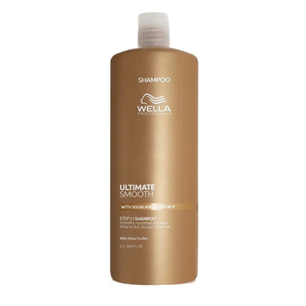 Wella Ultimate Smooth Shampoo. Große braune Flasche mit weißem Deckel. Text: Ultimate Smooth, Squalane Omega-9, Step 1 Shampoo, 1 L / 33.8 fl oz.