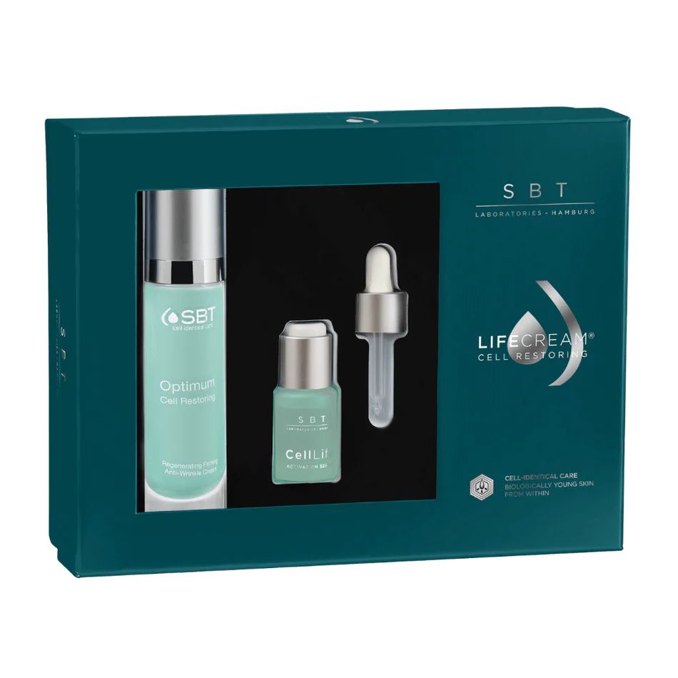 SBT Lab Cell Restoring Set. Drei Produkte in einer grünen Box. Enthält Serum, Creme und Pipette. Text: Lifecream Cell Restoring.