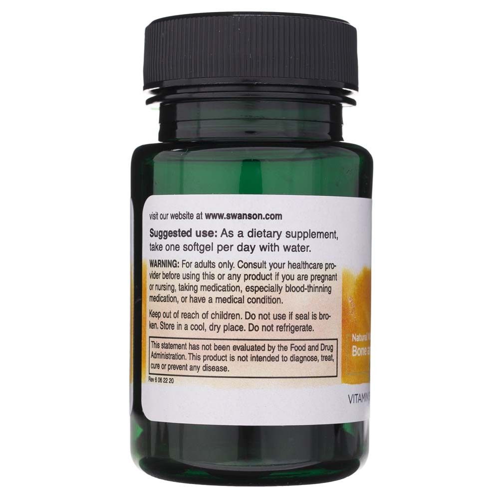 Rückseite einer grünen Flasche mit Swanson Vitamin K2 Softgels. Enthält Anwendungshinweise und Warnungen.
