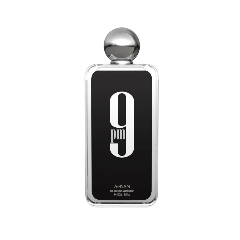 Afnan 9 PM Eau de Parfum. Rechteckige Flasche mit schwarzem Aufdruck. Silberner Verschluss.