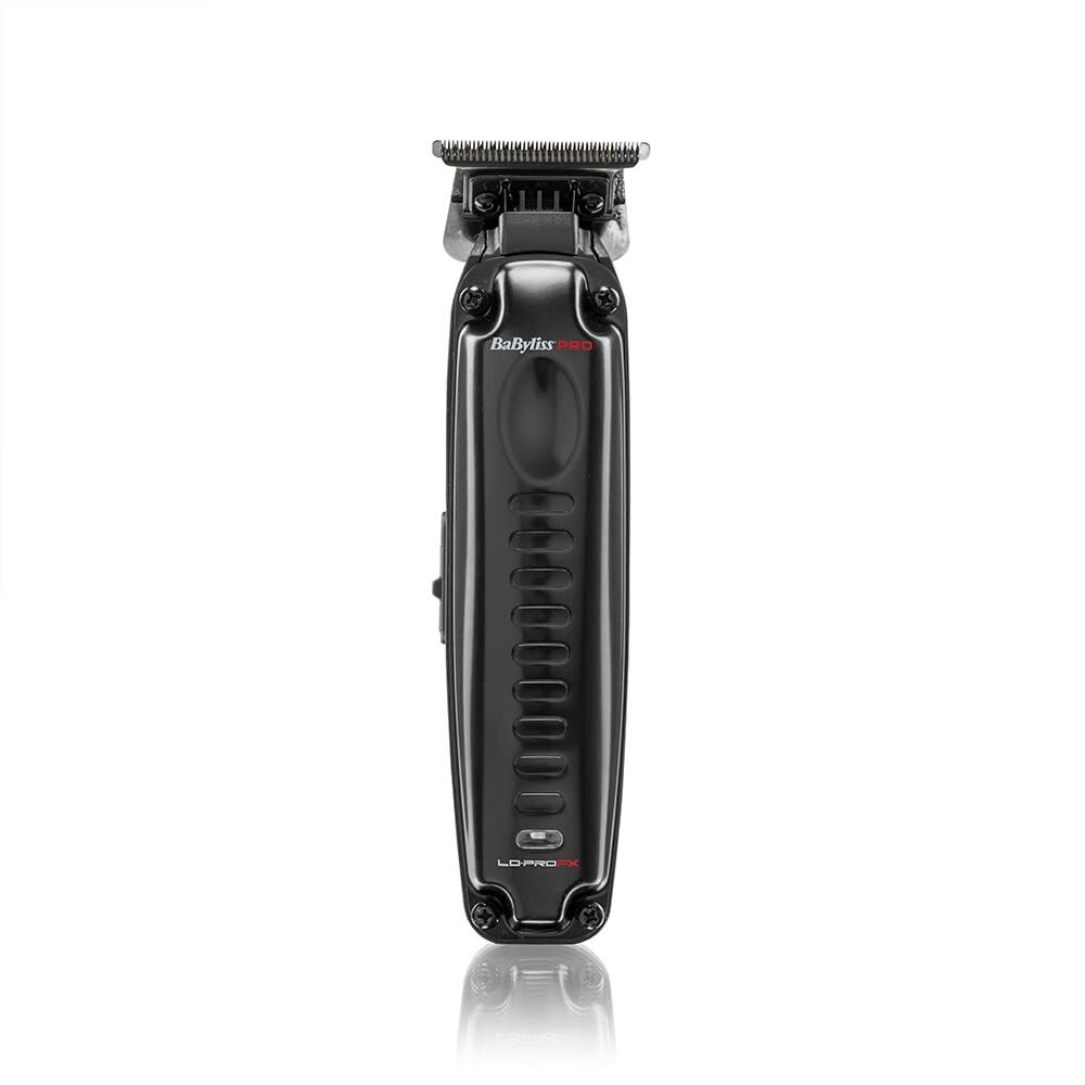 Schwarzer Haarschneider. Marke BaByliss Pro. Vertikale Ansicht. Gehäuse mit geriffelter Oberfläche. Klingen oben.