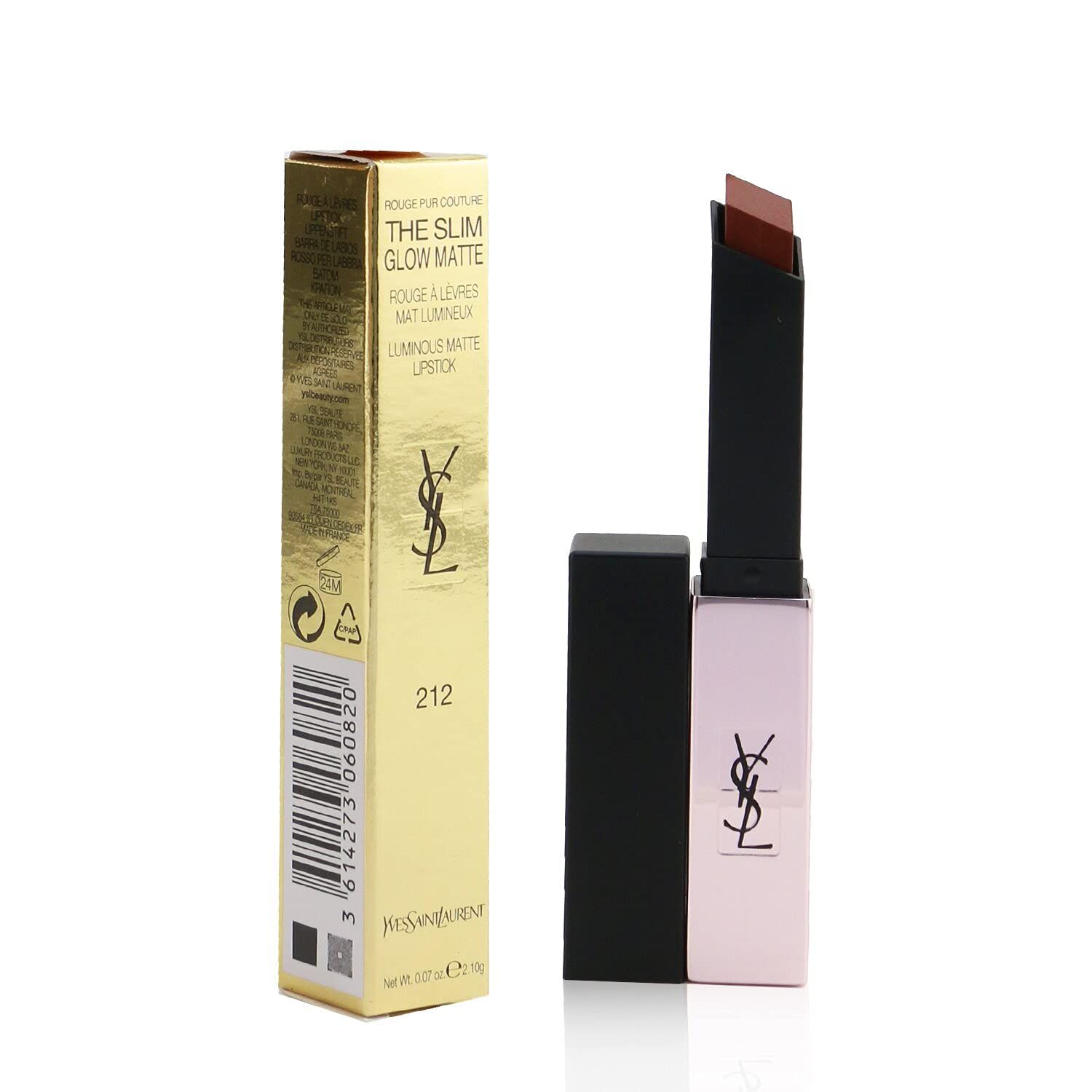 Yves Saint Laurent Lippenstift, geöffnet. Goldfarbene Verpackung mit Produktnamen und Logo. Schwarzer Lippenstift-Halter, braune Lippenstiftspitze.
