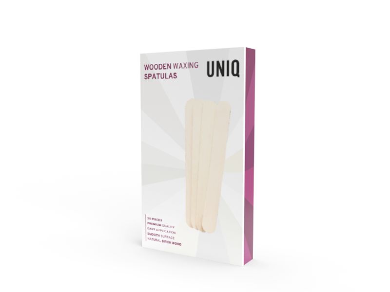 Verpackung mit hellbraunen Holzspateln. Aufschrift: "UNIQ", "Wooden Waxing Spatulas".