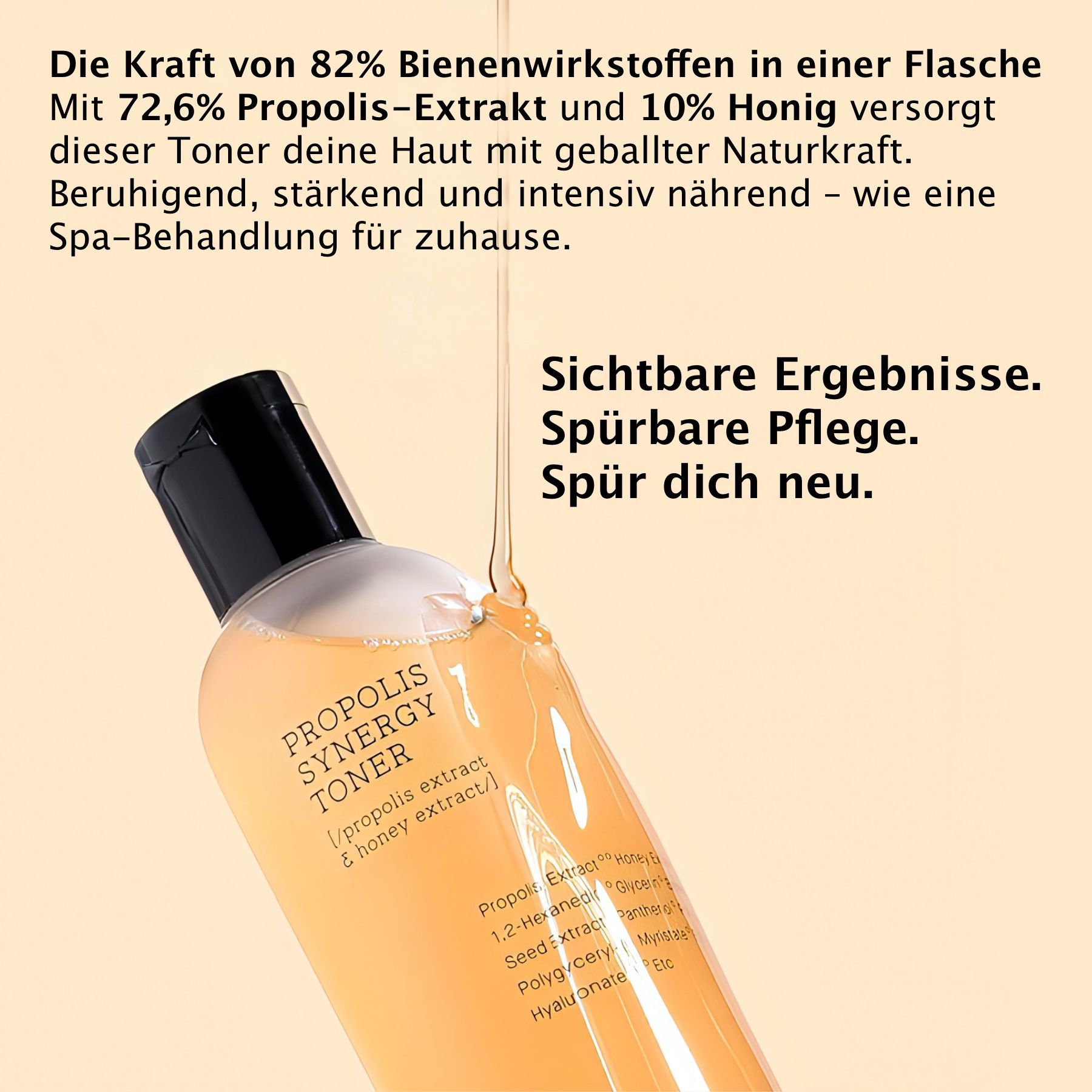 Flasche COSRX Propolis Synergy Toner mit Text. Flüssigkeit fließt aus der Flasche. Text über Inhaltsstoffe und Ergebnisse.