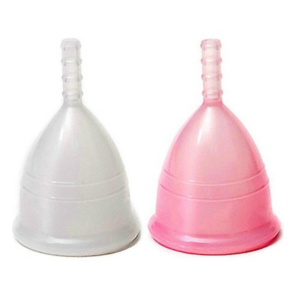 Zwei Iriscup Menstruations-Tassen. Eine rosa, eine weiße. Beide mit Stiel.
