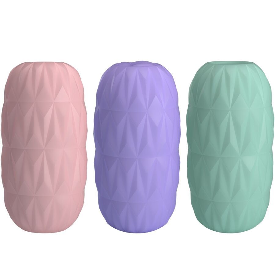 Drei längliche, strukturierte Produkte in Rosa, Lila und Grün. Oberflächen mit geometrischem Muster.