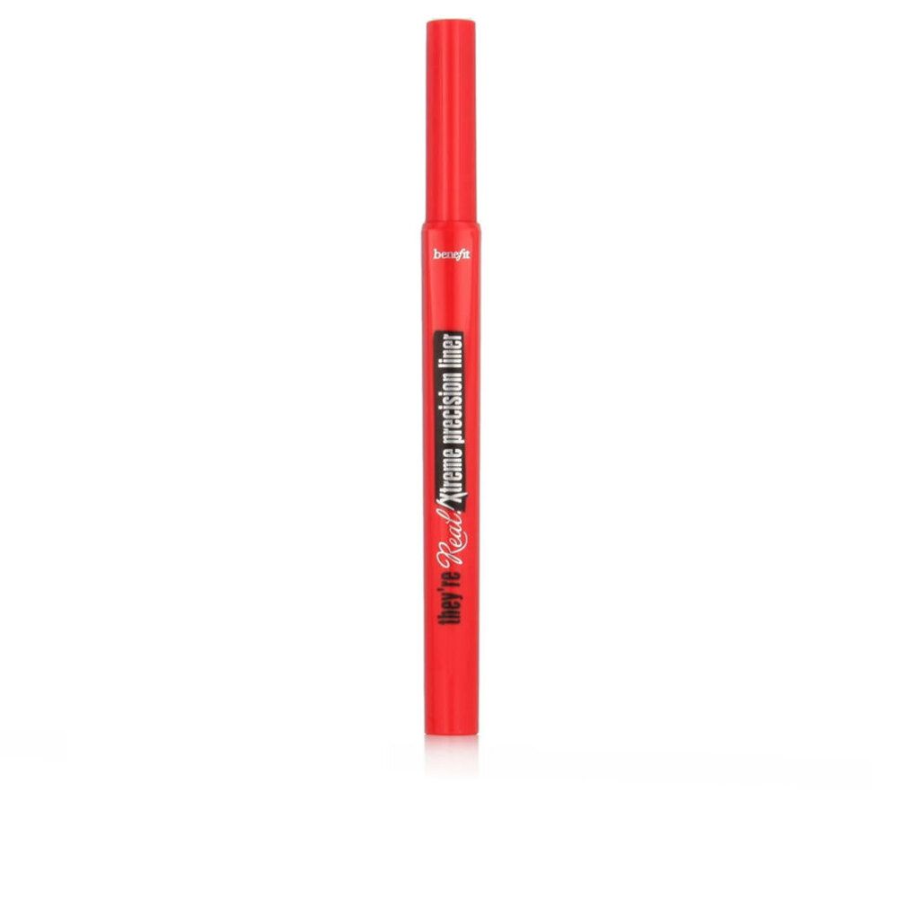 Roter Eyeliner-Stift. Schriftzug: They're Real Xtreme precision liner. Marke: Benefit.