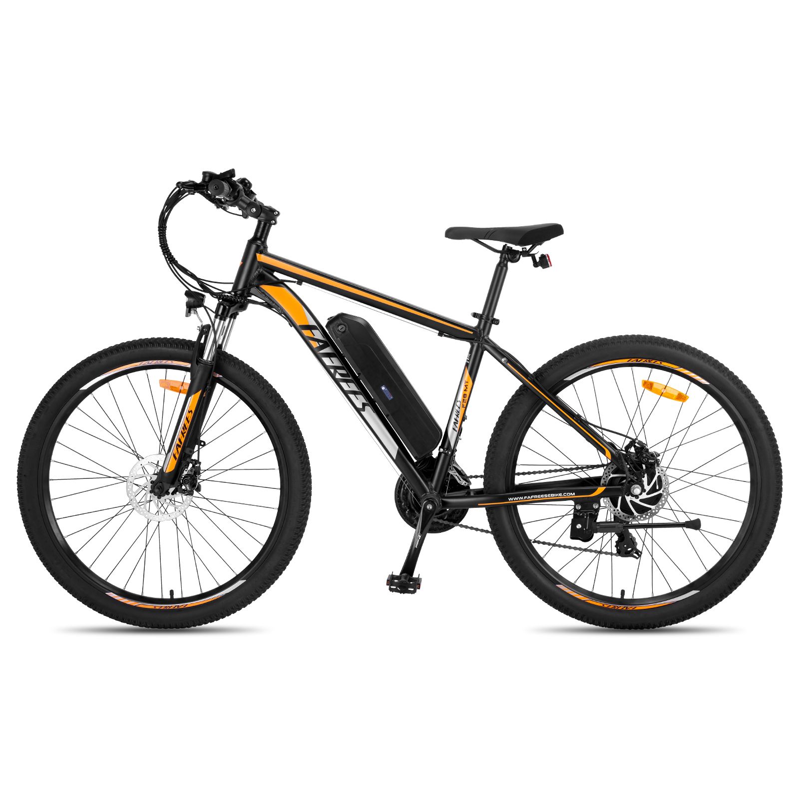 Schwarzes E-Mountainbike mit orangefarbenen Akzenten. Marke Fafrees sichtbar. Reifen mit CST Jack Rabbit Schriftzug.