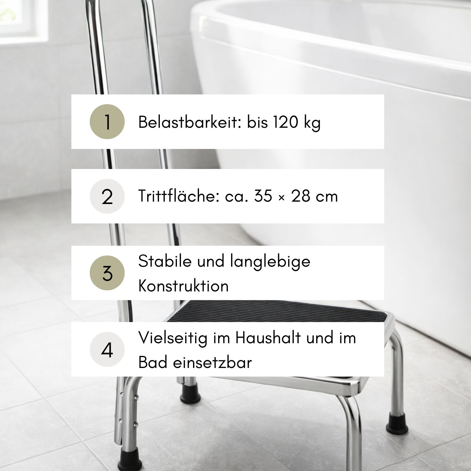 Trittschemel aus Metall mit Haltegriff in einem Badezimmer.