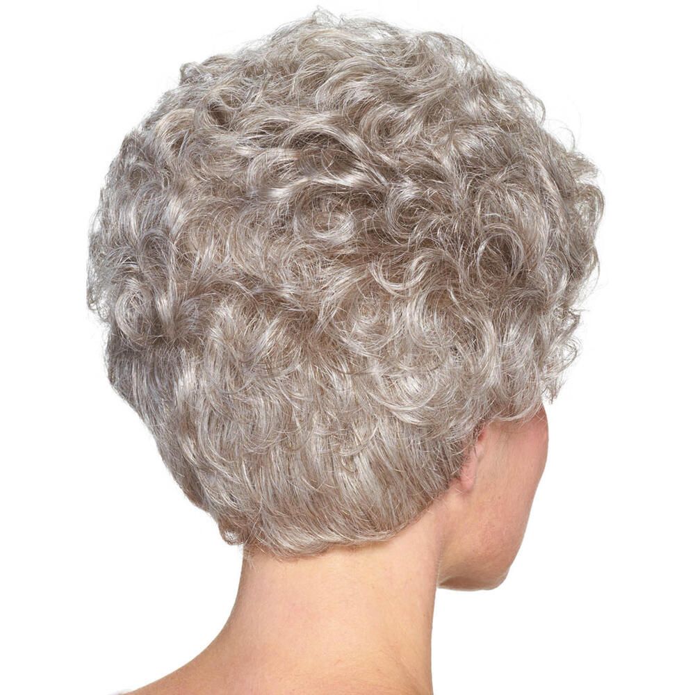 Graue Perücke mit lockigem Haar. Rückansicht einer Frau.