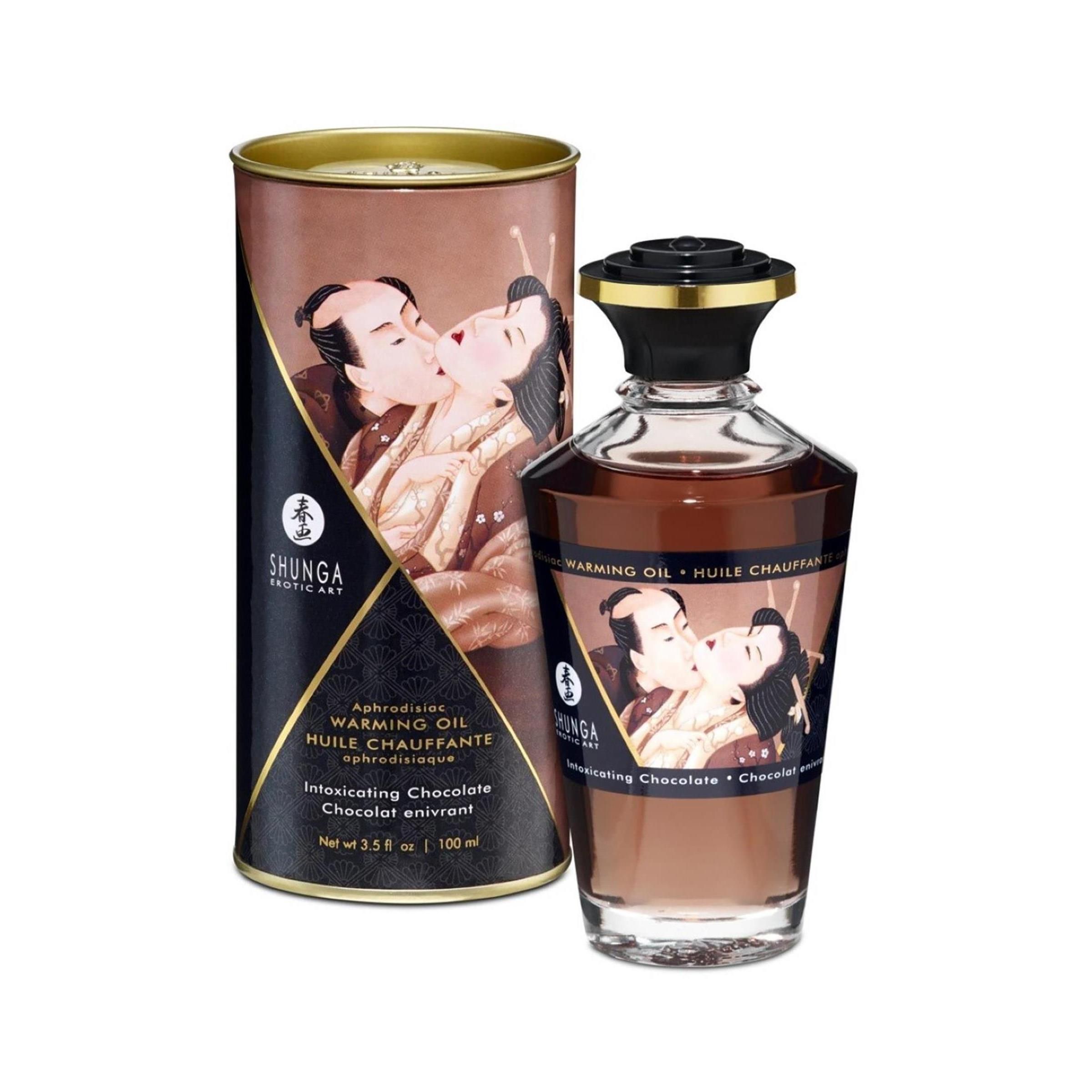 Glasflasche und Dose. Aufschrift: Shunga, Warming Oil, Intoxicating Chocolate. Abbildung eines Paares.