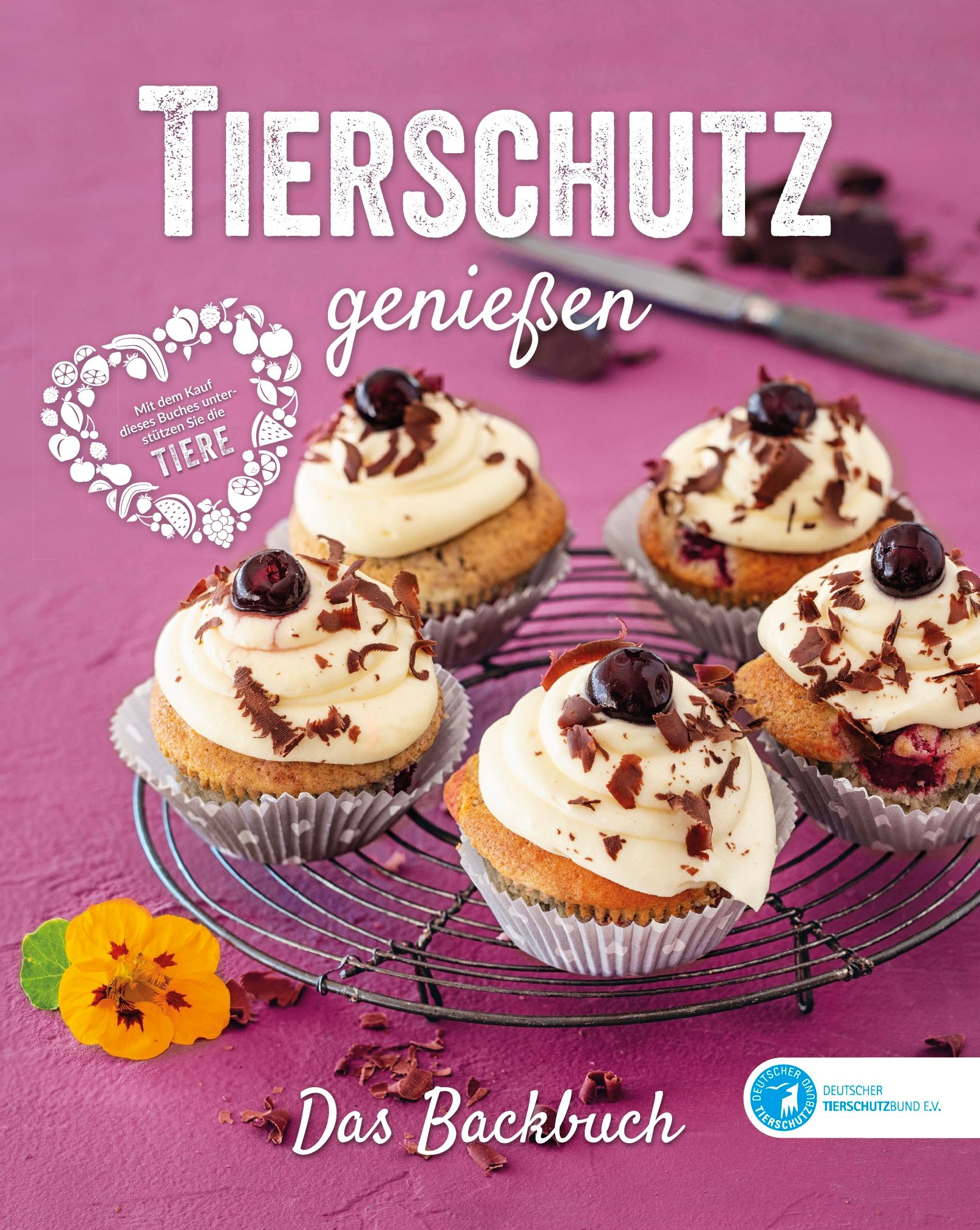 Buchcover mit Titel "Tierschutz genießen - Das Backbuch". Sechs Cupcakes mit Sahne, Schokostreuseln und Kirschen auf einem Gitter.