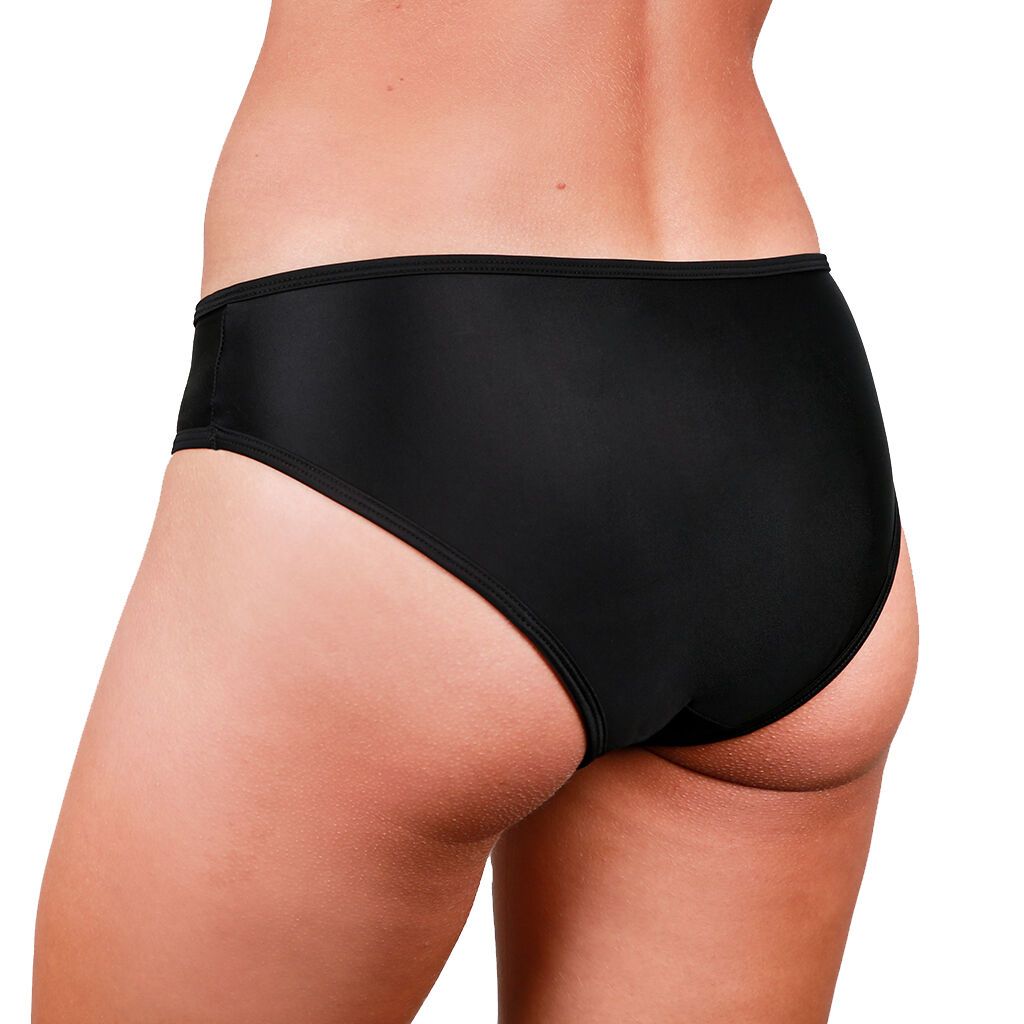Schwarze Bikinihose, Rückansicht. Glatter Stoff, breiter Bund. Körperliche Darstellung.