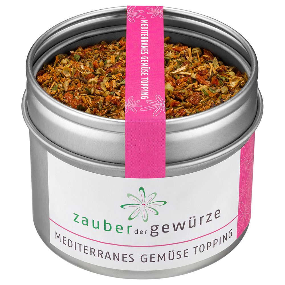 Runde Dose mit mediterranem Gemüse-Topping. Rosa Etikett mit Produktnamen. Silberfarbene Dose mit geöffnetem Deckel.