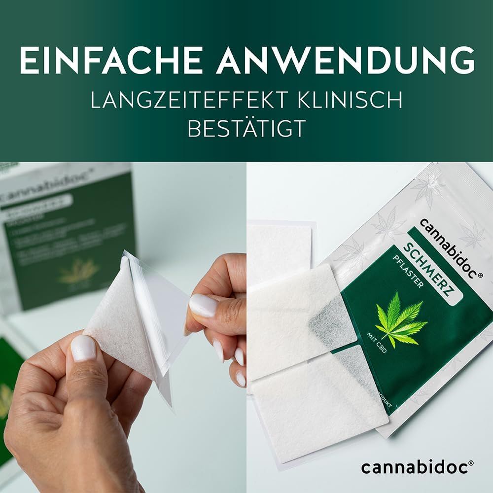 Hände halten und öffnen ein Schmerzpflaster. Daneben ein weiteres Pflaster und eine Packung. Text: Einfache Anwendung.