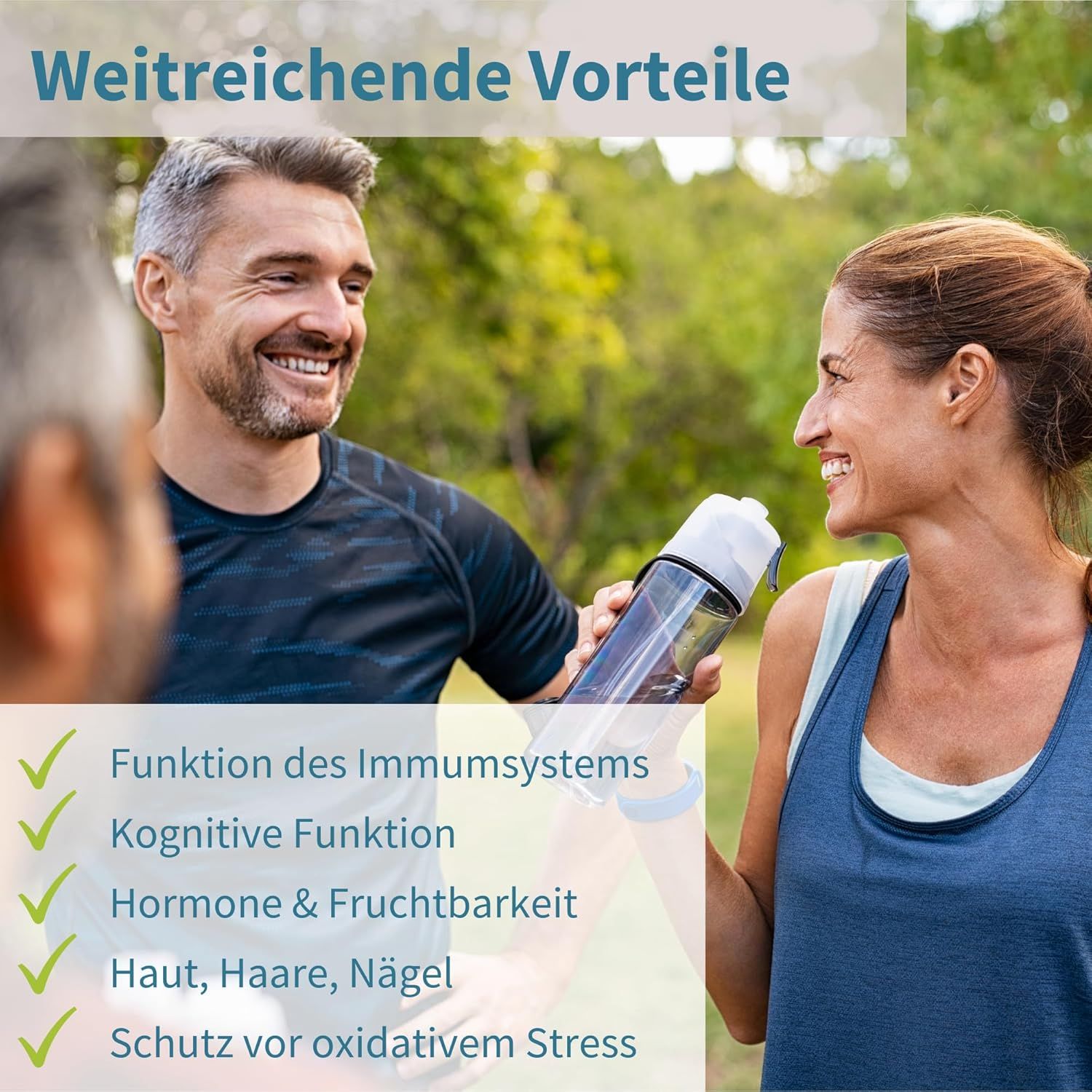 Zwei Personen mit Trinkflasche. Vorteile: Immunsystem, kognitive Funktion, Hormone, Haut, Haare, Nägel, oxidativer Stress.