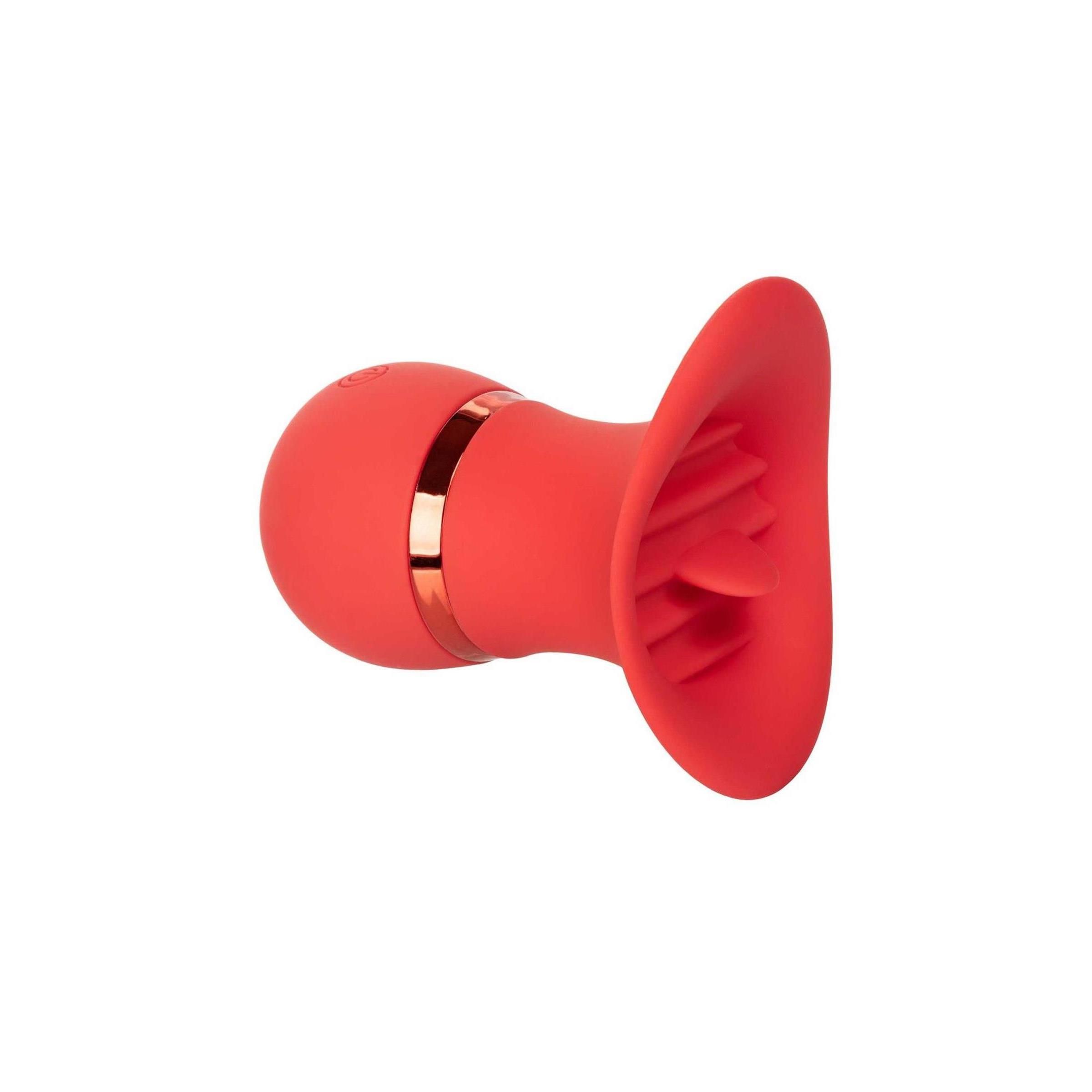Roter Charmer. Goldfarbener Ring. Oberteil mit geriffelter Öffnung. Seitliche Ansicht.