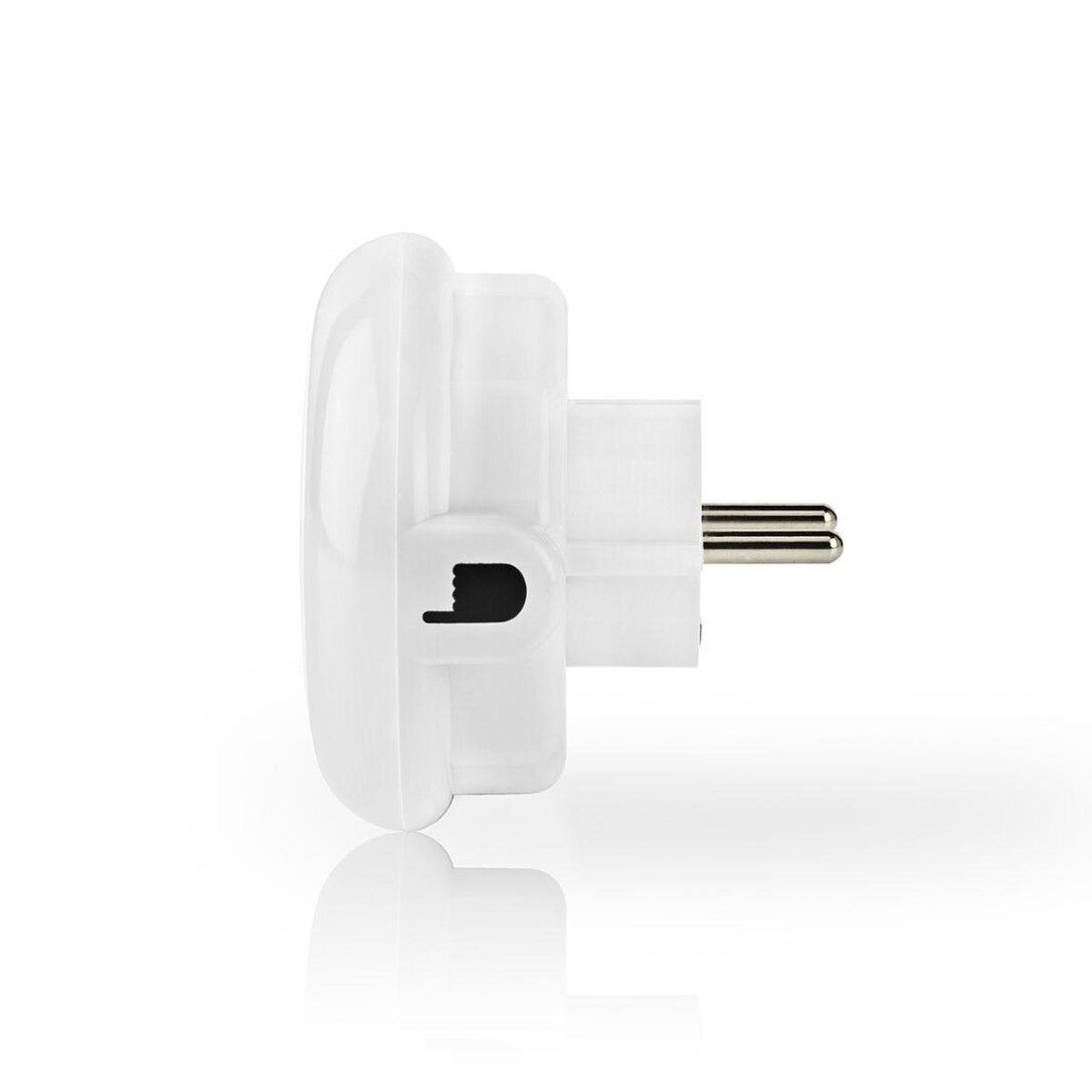 Weißes Nachtlicht mit Stecker. Seitenansicht. Zwei Metallstifte, runde Form. Schwarzes Element.