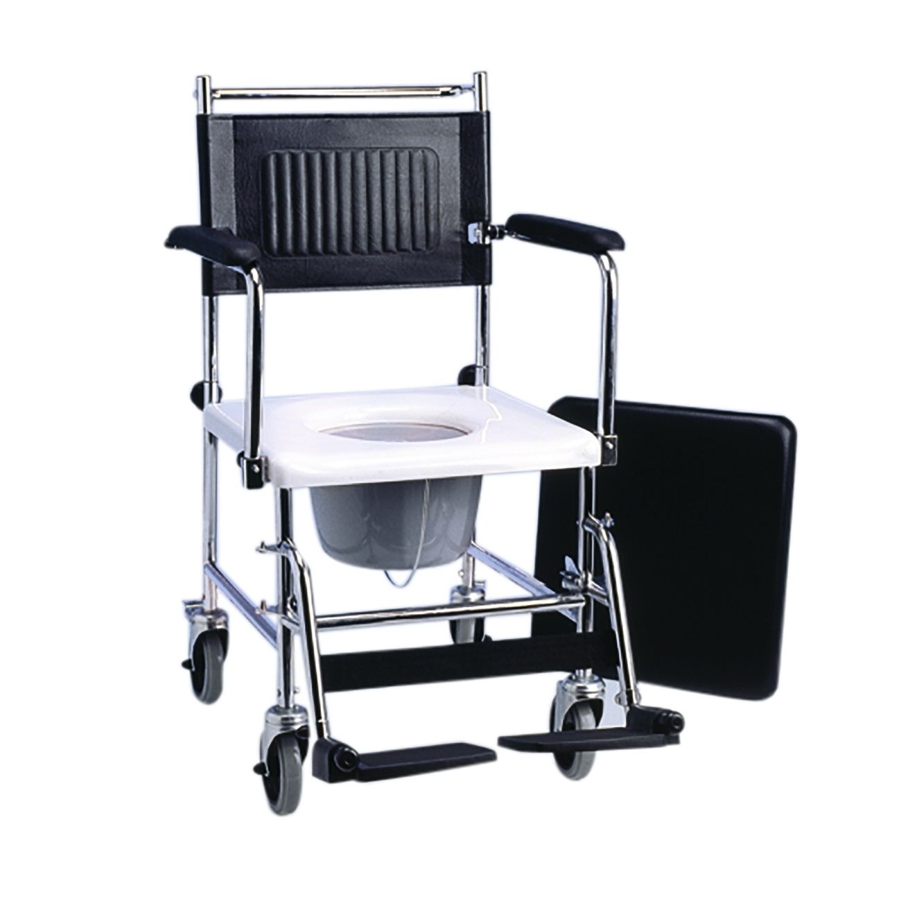 Fahrbarer Toilettenstuhl mit weißem Sitz, Eimer und schwarzem Rücken. Schwarze Abdeckung daneben. Vier Rollen.