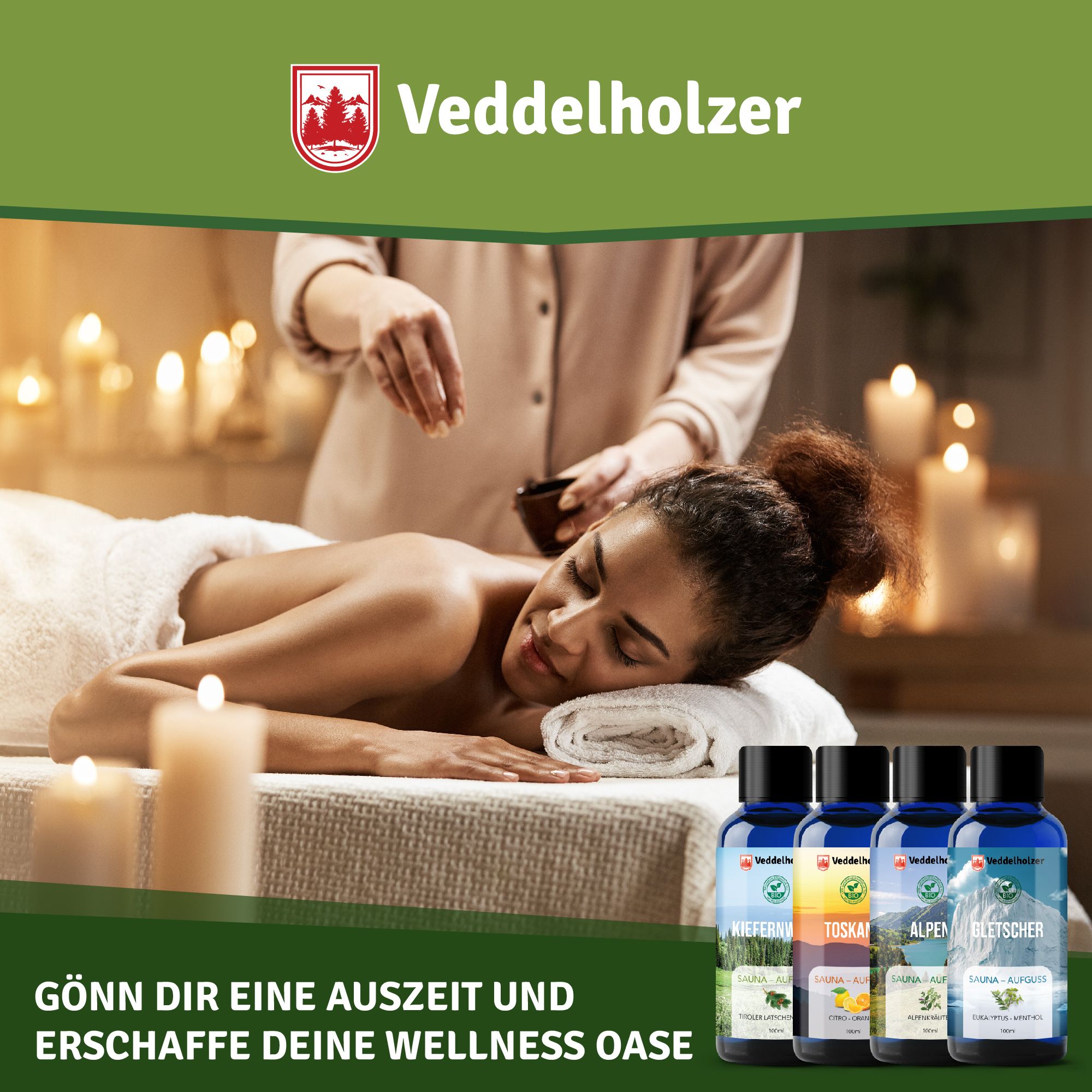 Frau auf Massageliege, Saunaaufguss-Flaschen. Vier blaue Flaschen mit Etiketten. Kerzen im Hintergrund.